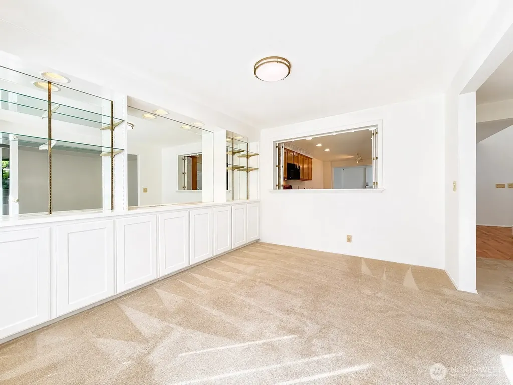 2009 Mill Pointe Drive SE Bothell WA 98012