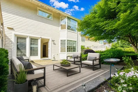 2009 Mill Pointe Drive SE Bothell WA 98012