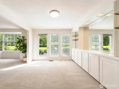 2009 Mill Pointe Drive SE Bothell WA 98012