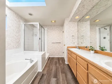 2009 Mill Pointe Drive SE Bothell WA 98012