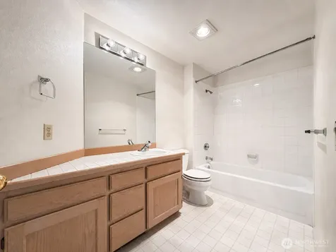 2009 Mill Pointe Drive SE Bothell WA 98012