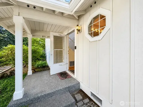 2009 Mill Pointe Drive SE Bothell WA 98012