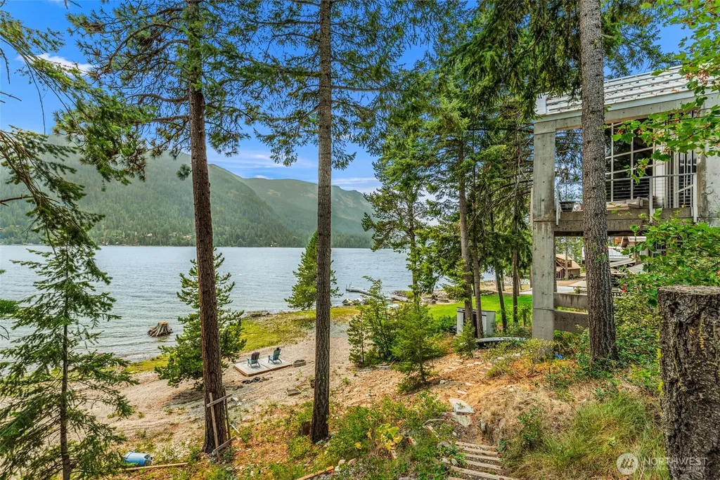 16161 N Shore Drive Leavenworth WA 98826
