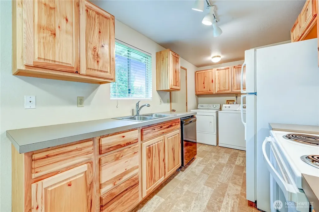 22415 95th Avenue SE Woodinville WA 98077