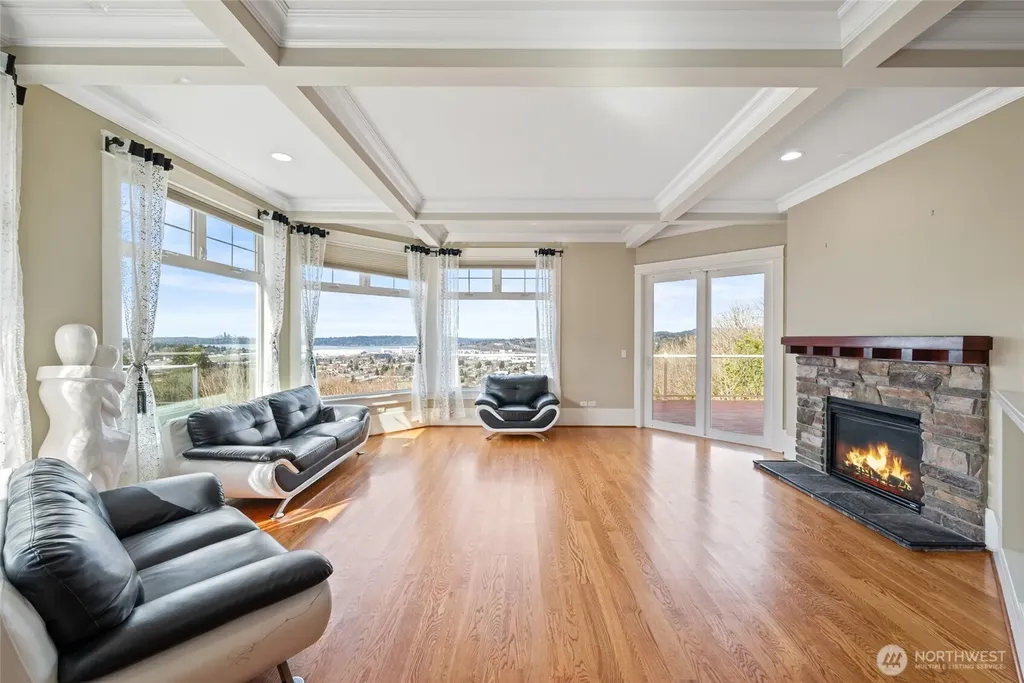 1518 S 5th Place Renton WA 98057