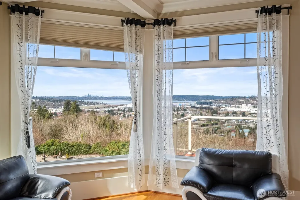 1518 S 5th Place Renton WA 98057