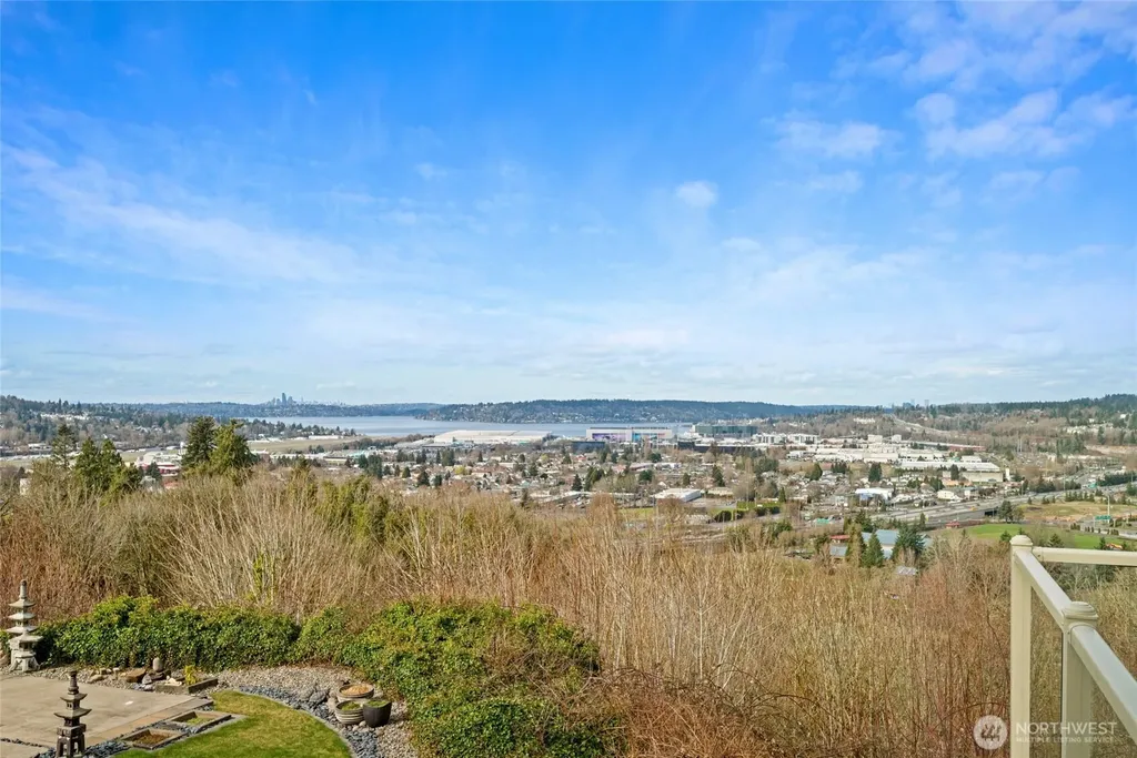 1518 S 5th Place Renton WA 98057