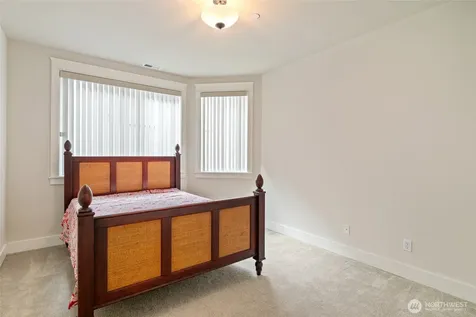 1518 S 5th Place Renton WA 98057