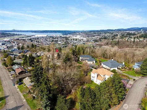 1518 S 5th Place Renton WA 98057