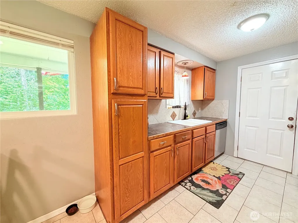 103 Garden Hill Road W Elma WA 98541