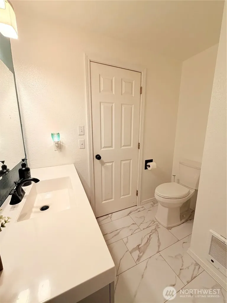 103 Garden Hill Road W Elma WA 98541