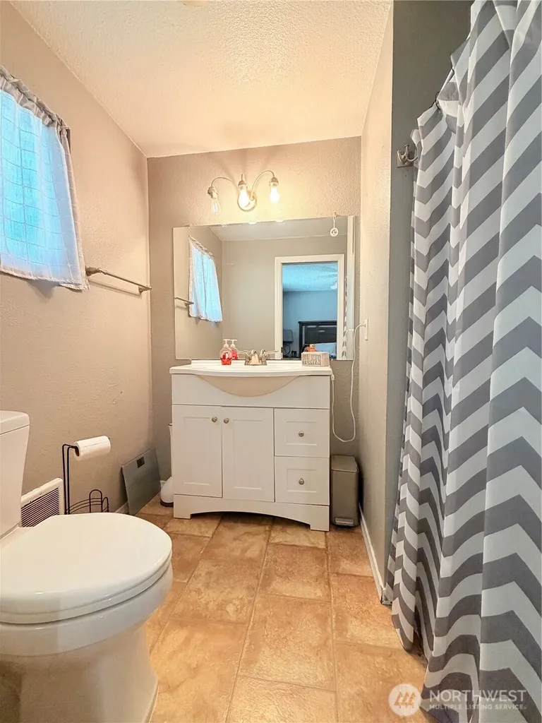 103 Garden Hill Road W Elma WA 98541