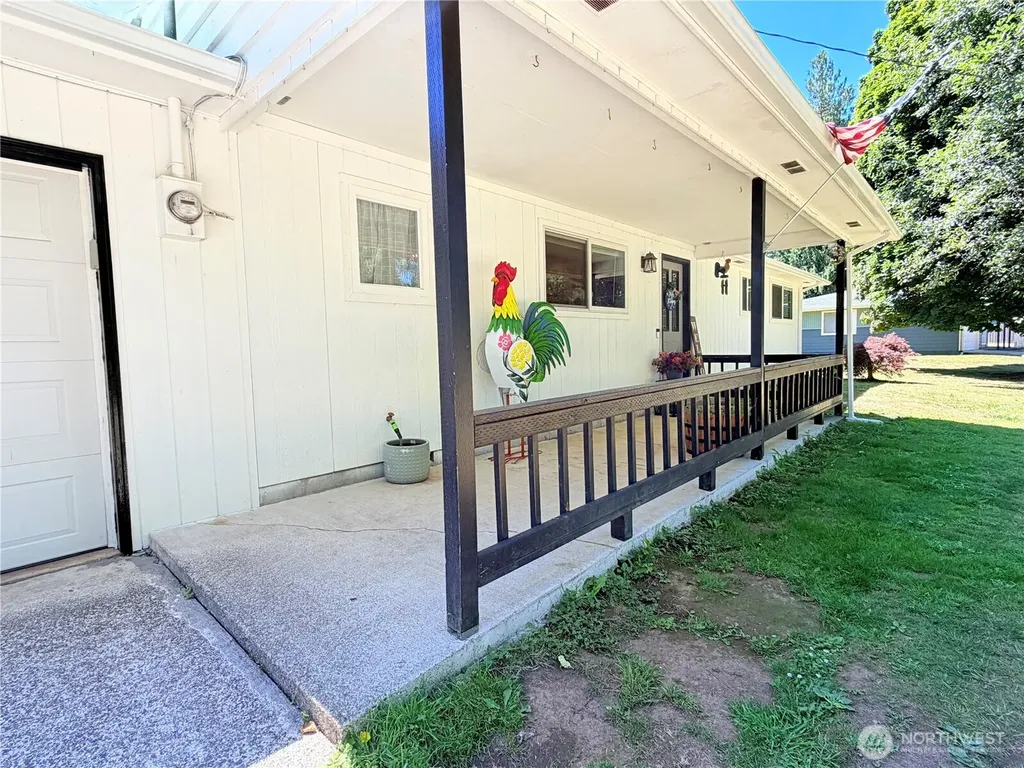 103 Garden Hill Road W Elma WA 98541