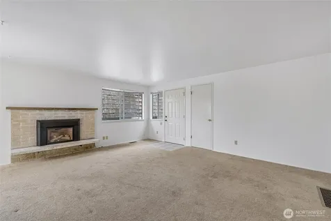 533 N 104th Seattle WA 98133