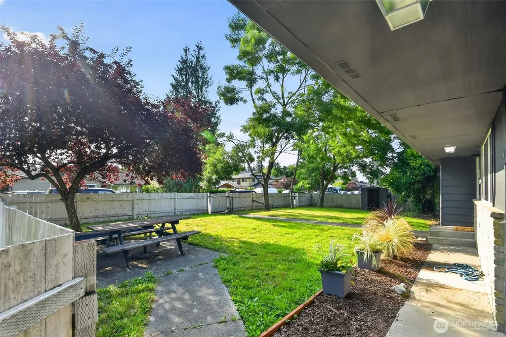 8526 8th Avenue W Everett WA 98204