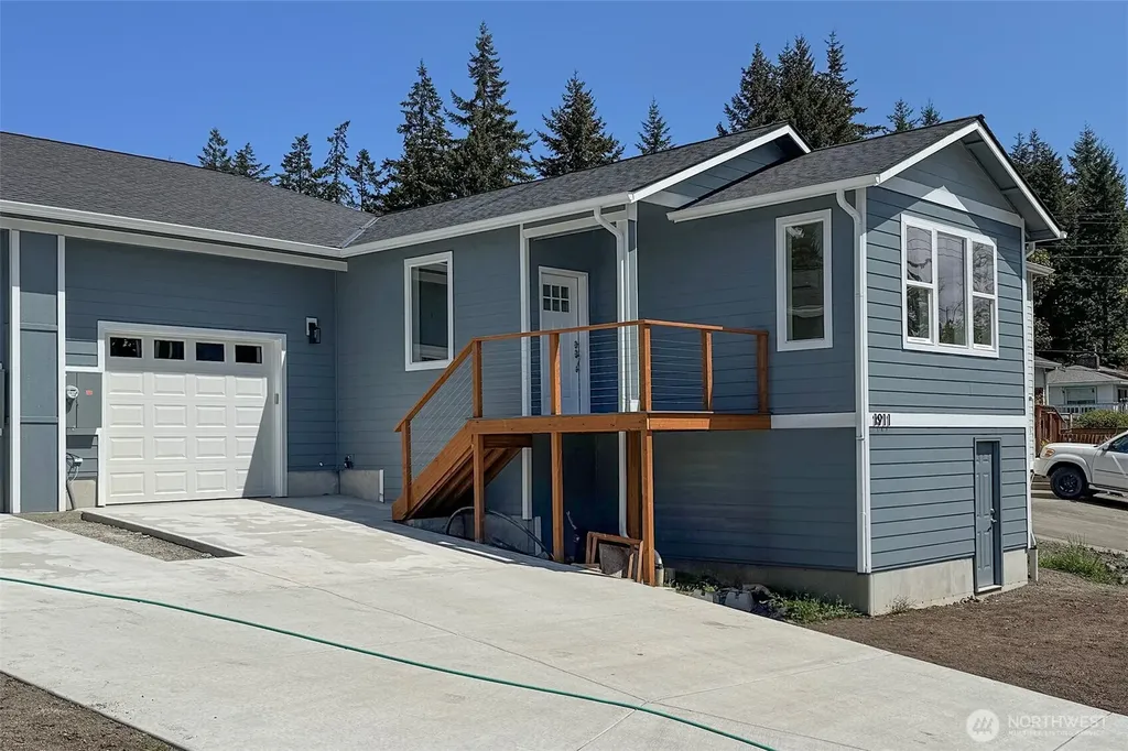1911 W 10th Street Port Angeles WA 98363