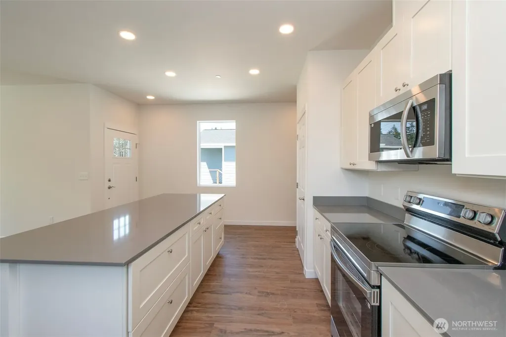 1911 W 10th Street Port Angeles WA 98363
