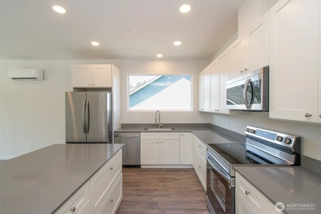 1917 W 10th Street Port Angeles WA 98363