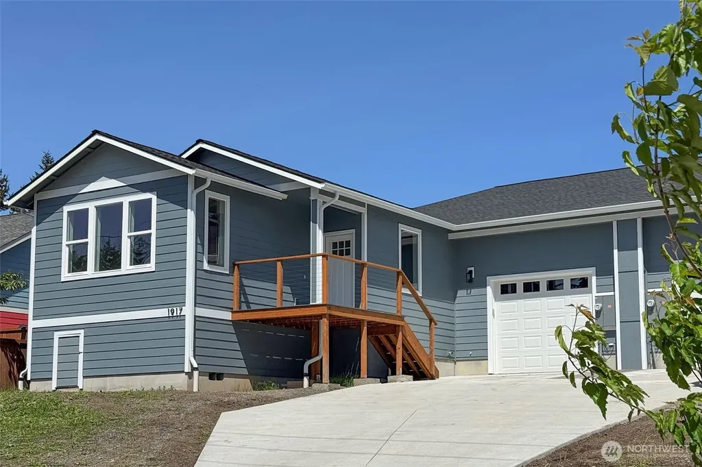 1917 W 10th Street Port Angeles WA 98363