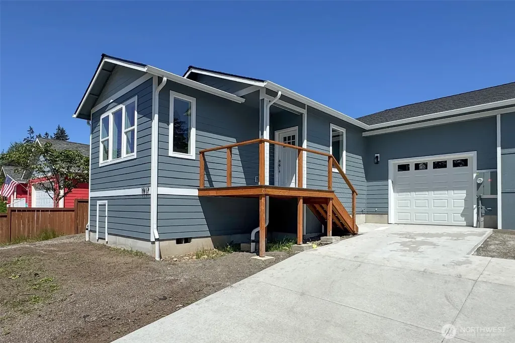 1917 W 10th Street Port Angeles WA 98363