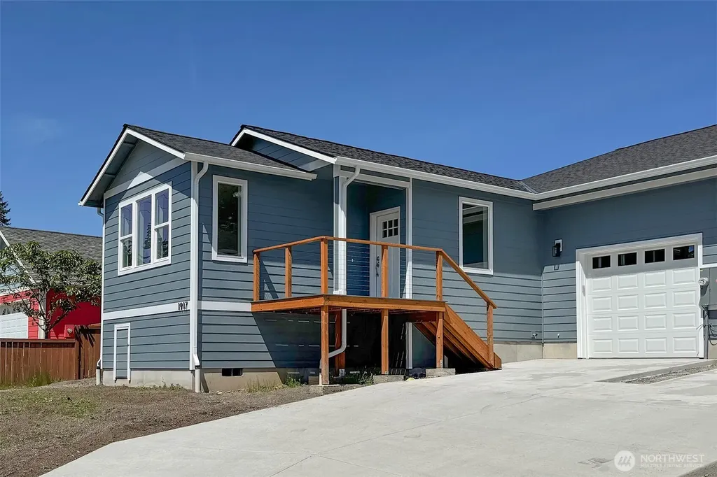 1917 W 10th Street Port Angeles WA 98363