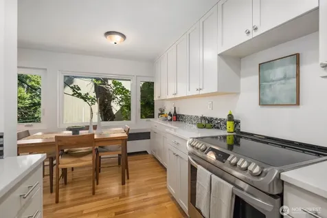 632 13th Avenue E Seattle WA 98102