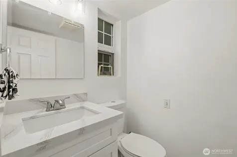 21327 76th Avenue W Edmonds WA 98026