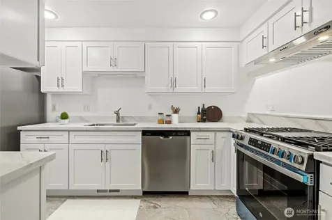 21327 76th Avenue W Edmonds WA 98026