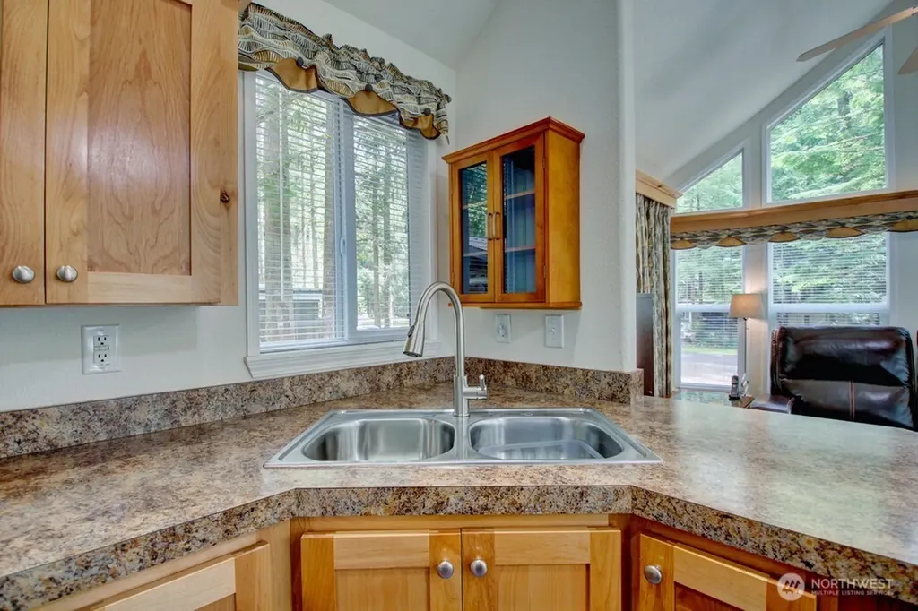 33 Wilderness Way Deming WA 98244