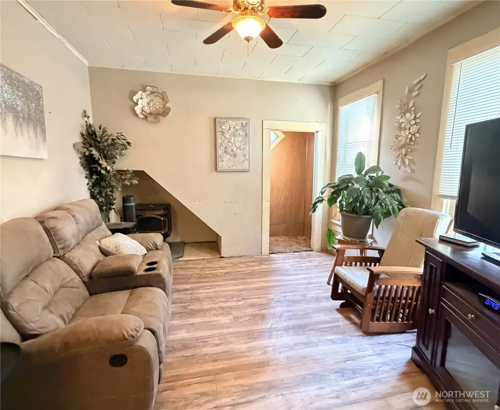 361 SW Warren Street Castle Rock WA 98611