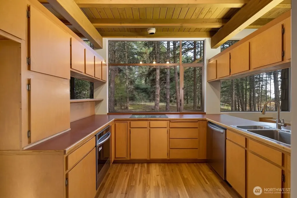 28 Channel Heights Way Friday Harbor WA 98250