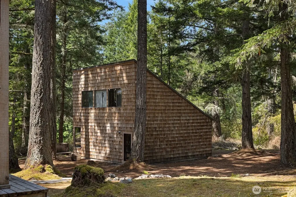 28 Channel Heights Way Friday Harbor WA 98250