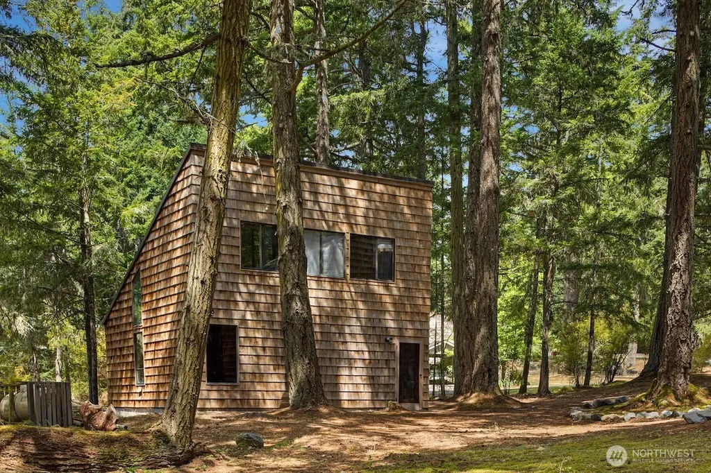 28 Channel Heights Way Friday Harbor WA 98250