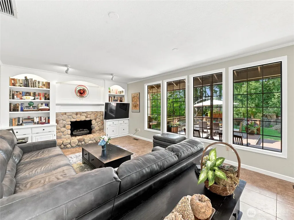 19514 SE 277th Street Kent WA 98042