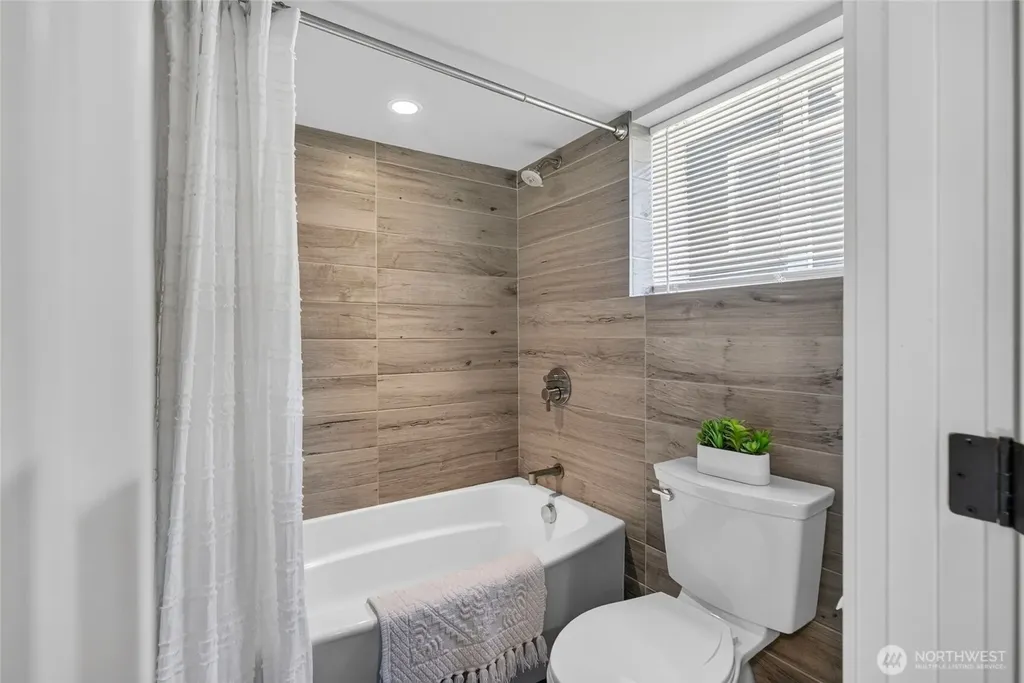 409 NE 60th Street Seattle WA 98115