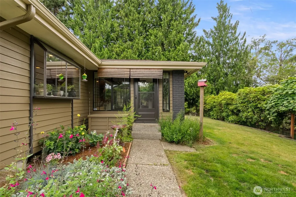 6717 56th Street E Puyallup WA 98371