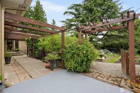 6717 56th Street E Puyallup WA 98371