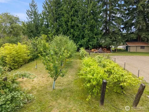 6717 56th Street E Puyallup WA 98371