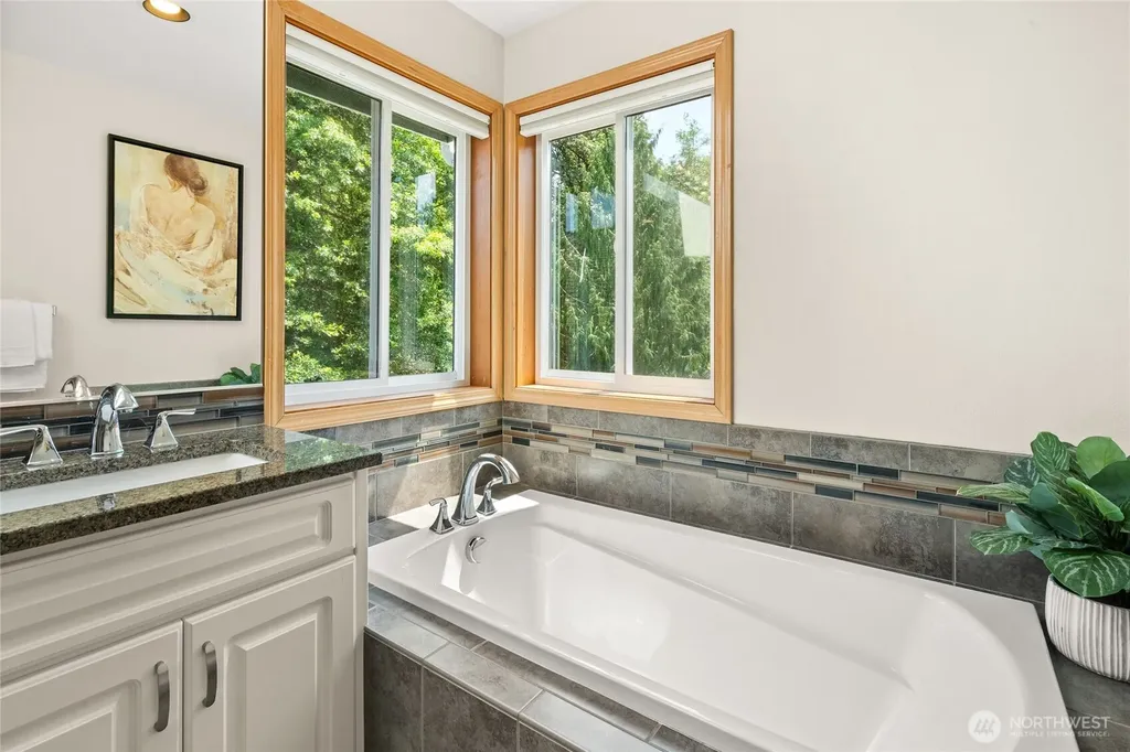 32879 NE 40th Circle Carnation WA 98014