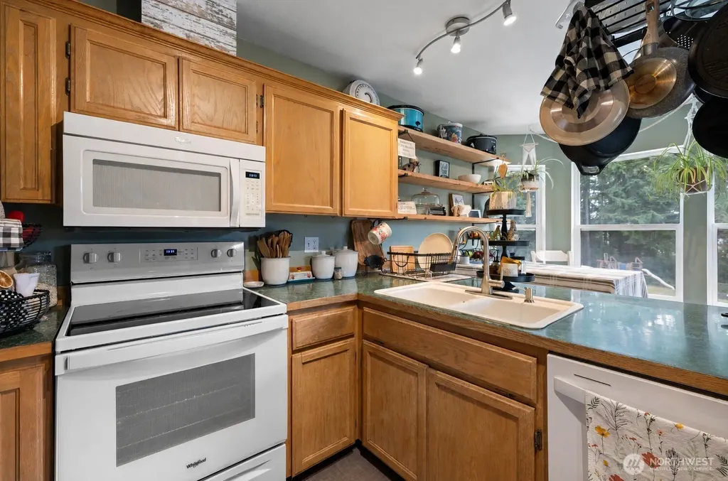 33911 50th Avenue E Eatonville WA 98328