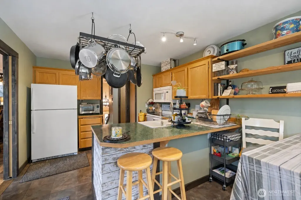 33911 50th Avenue E Eatonville WA 98328
