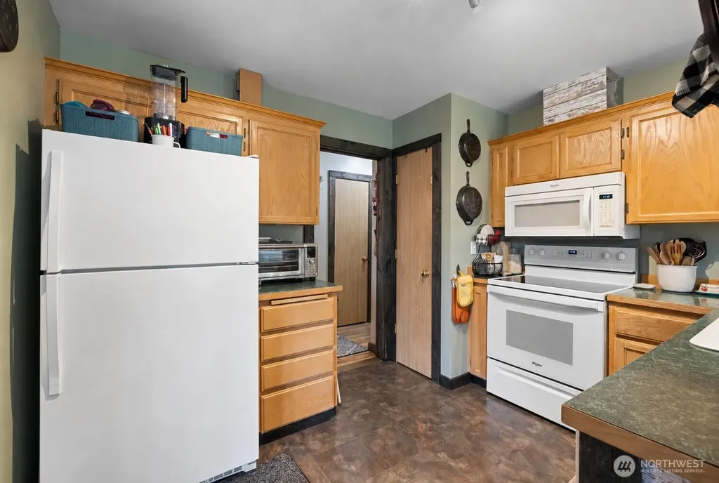 33911 50th Avenue E Eatonville WA 98328