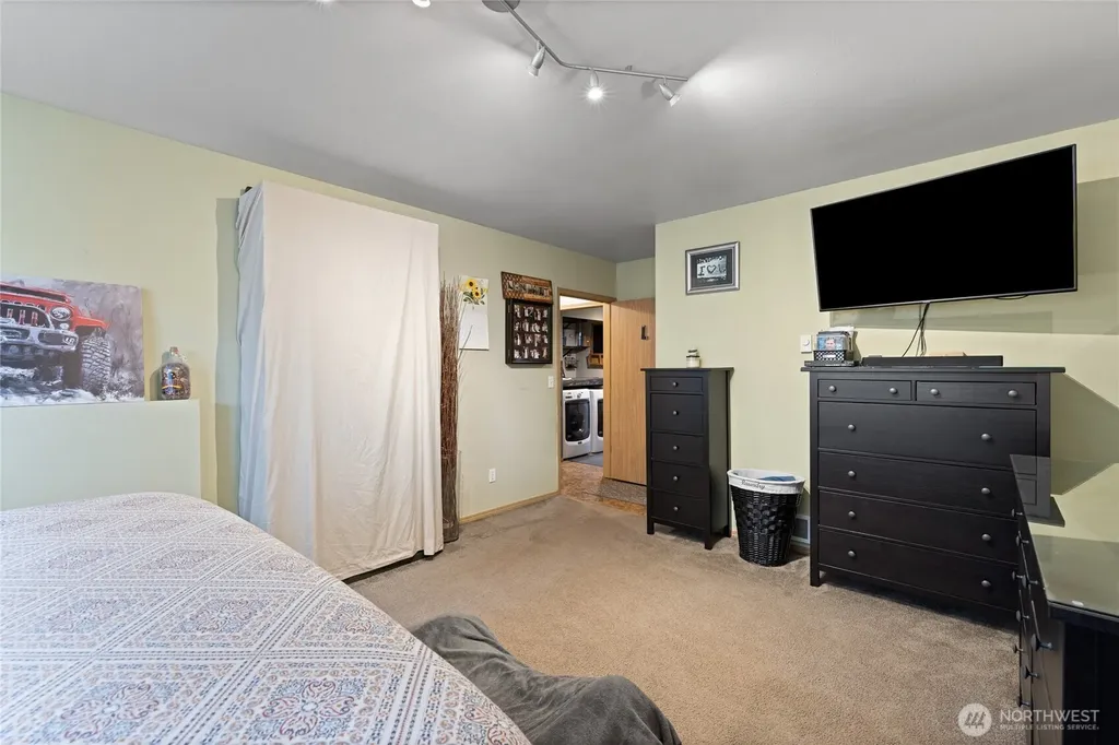 33911 50th Avenue E Eatonville WA 98328