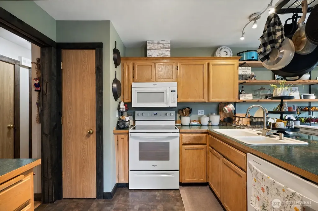 33911 50th Avenue E Eatonville WA 98328