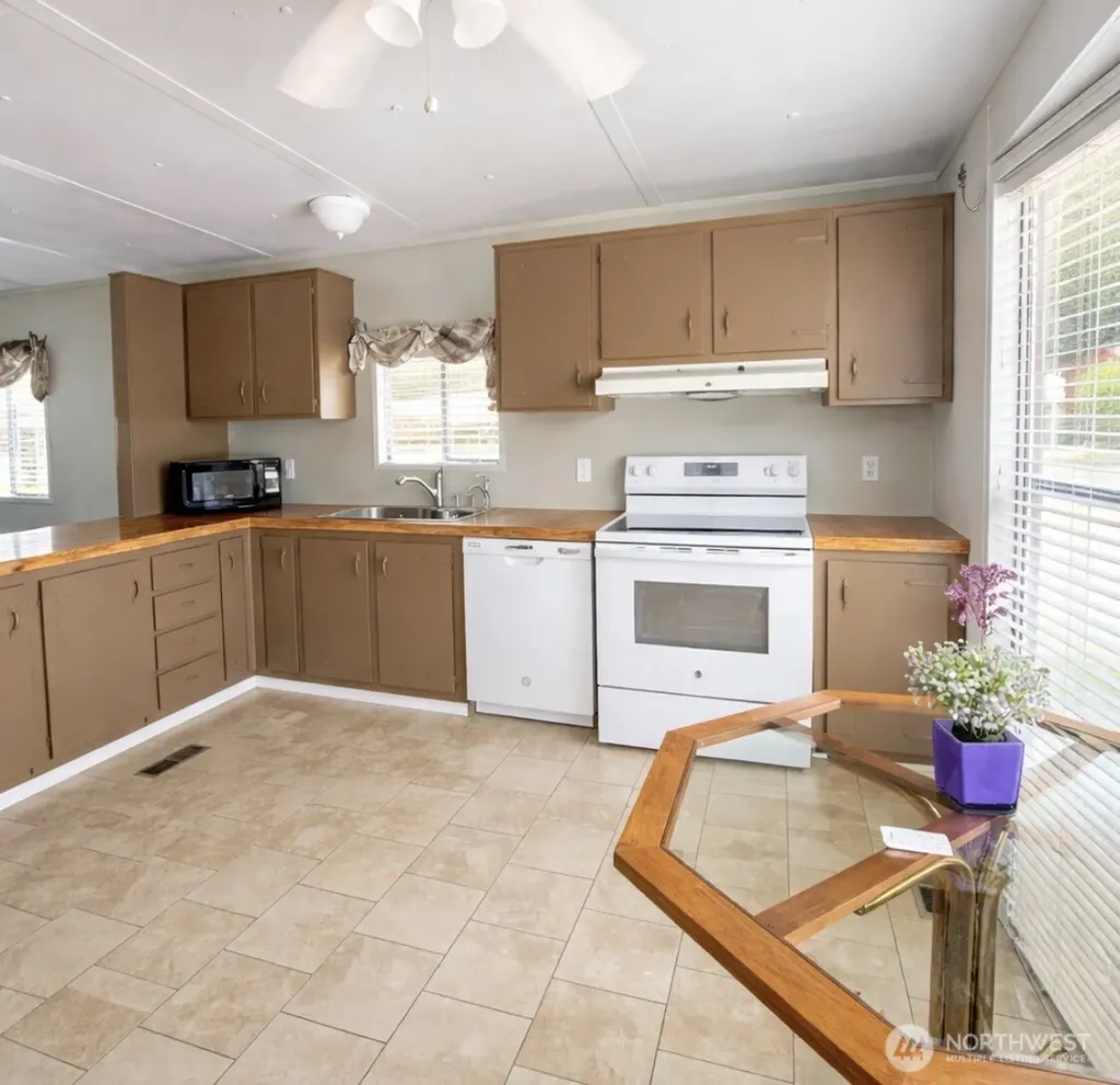 8508 144th Avenue E Puyallup WA 98372