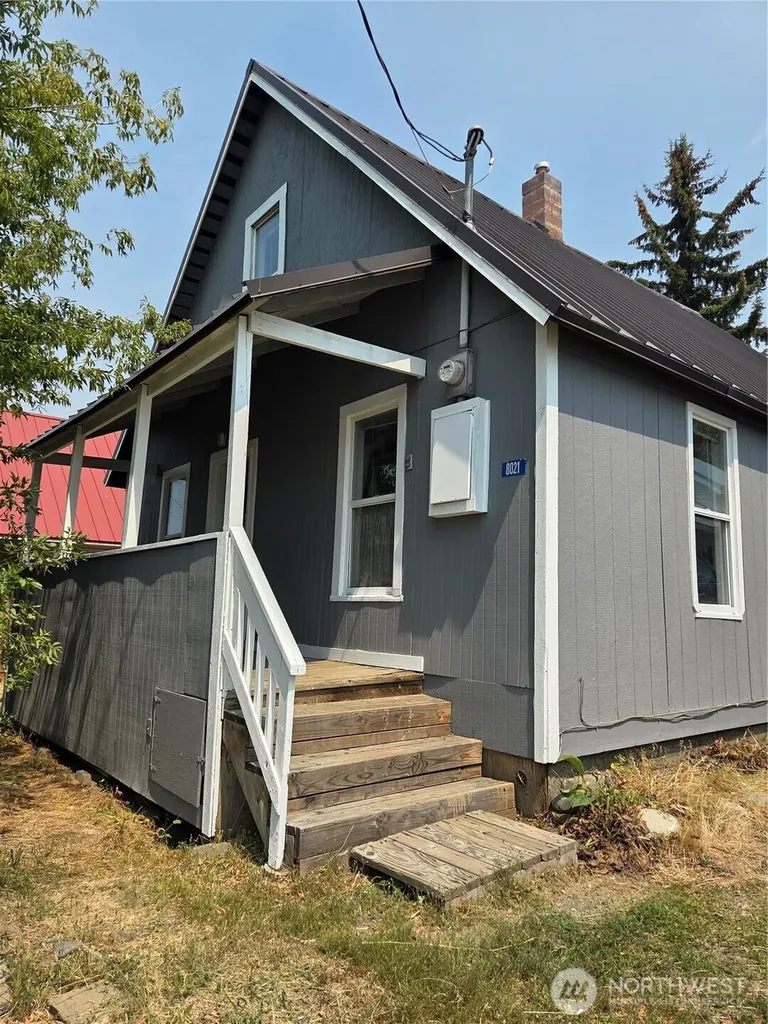 8021 State Route 903 Ronald WA 98940