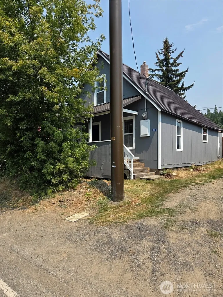 8021 State Route 903 Ronald WA 98940