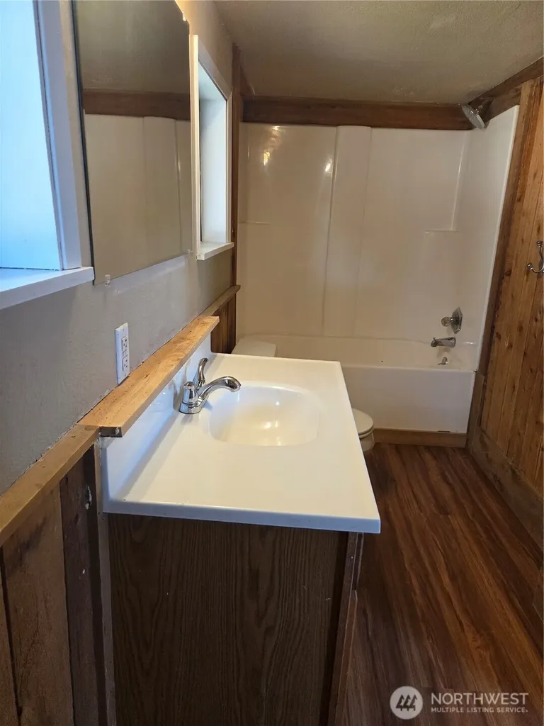 8021 State Route 903 Ronald WA 98940