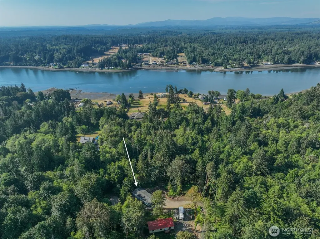 1059 E Crestview Drive Shelton WA 98584