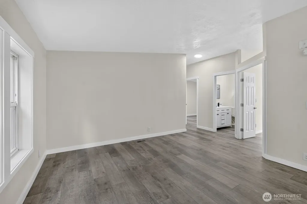1059 E Crestview Drive Shelton WA 98584